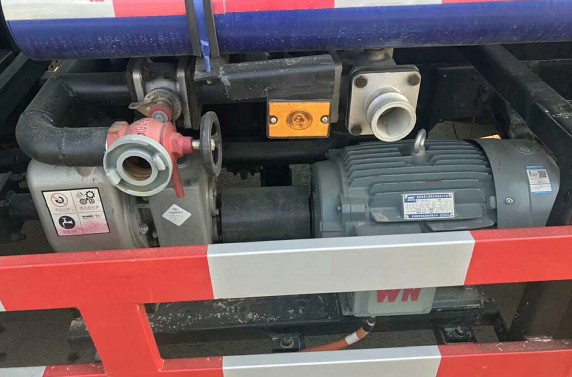 新能源小型灑水車_東風(fēng)凱普特5方純電動(dòng)小型灑水車
