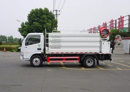 藍(lán)牌5噸灑水車圖片 藍(lán)牌5噸灑水車圖片