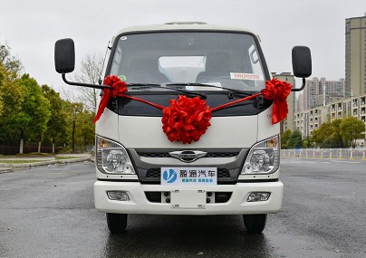 3噸灑水車多少錢一臺(tái)_國(guó)六2.7方福田時(shí)代小卡之星2藍(lán)牌綠化灑水車廠家價(jià)格