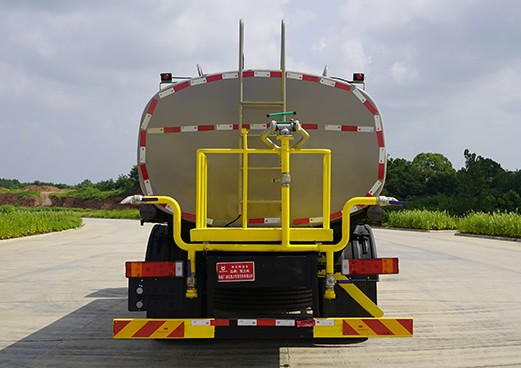 東風(fēng)華神DV5前四后四灑水車 東風(fēng)華神DV5前四后四灑水車